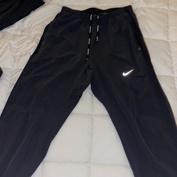 Polyester Nike running sweats - Picture 3 of 4